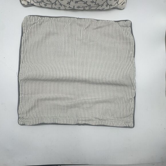 lot of 2 IKEA Lungfort Reversible Gray/White Zippered Pillow Covers 20x20 - Picture 3 of 6